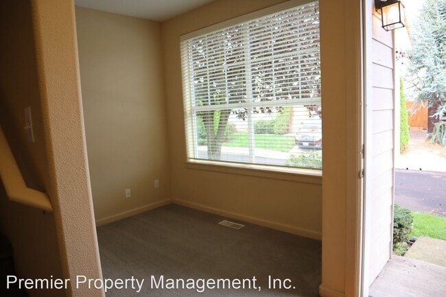 Building Photo - 3 br, 2.5 bath House - 3519 NE 42nd Street