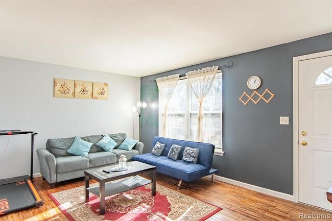 Foto del edificio - 2163 Hemlock Dr