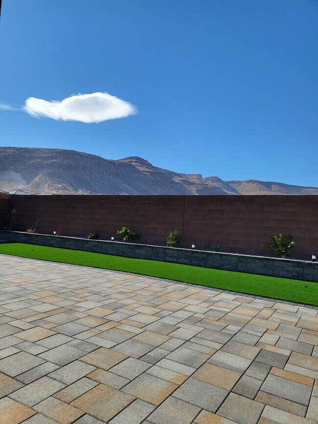 Building Photo - 6909 Amethyst Peak St