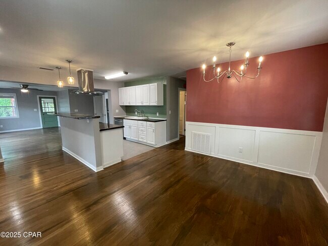 Foto del edificio - 1431 W 11th St