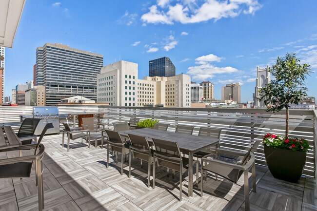 Foto del edificio - 731 Saint Charles Ave