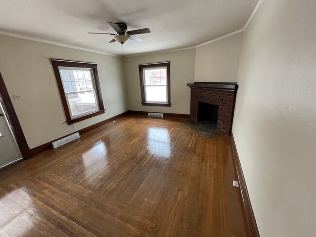 Building Photo - 202 S Highland Ave