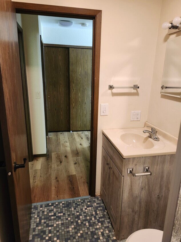 Foto principal - 945 W Locust St