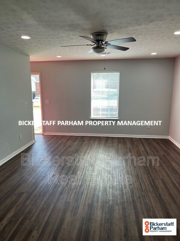 Foto del edificio - 5247 Crystal Ct