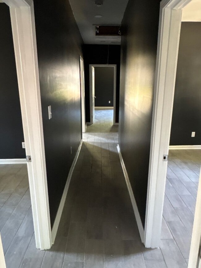 Foto del edificio - Beautiful 4-bedroom 2 bath home - Open To Section 8