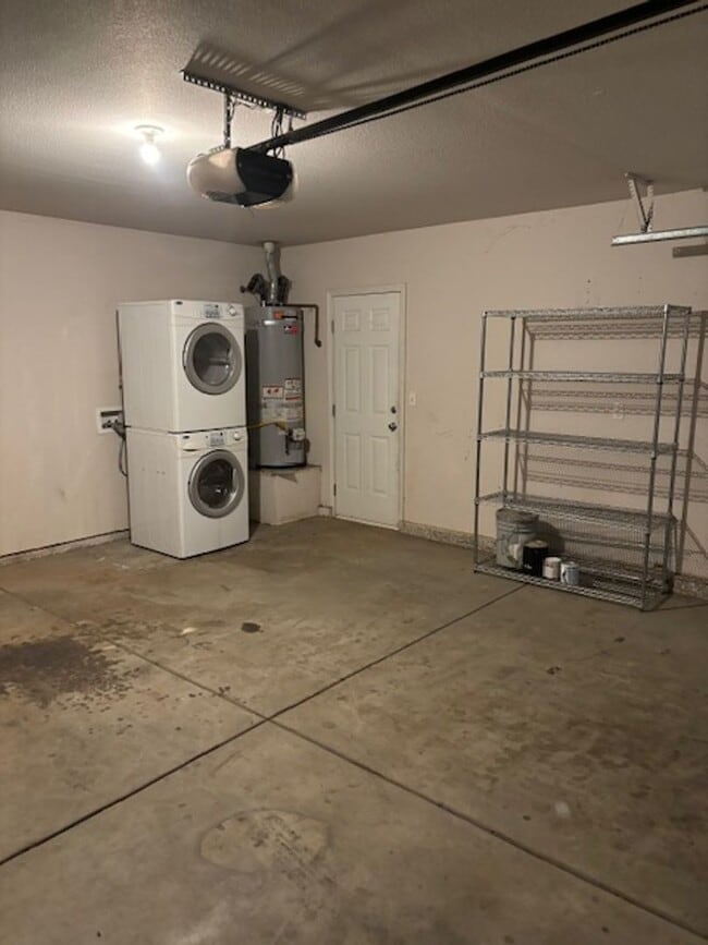 Building Photo - 10 N Valley Ct