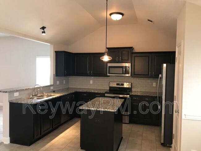 Building Photo - 221 Ducal St