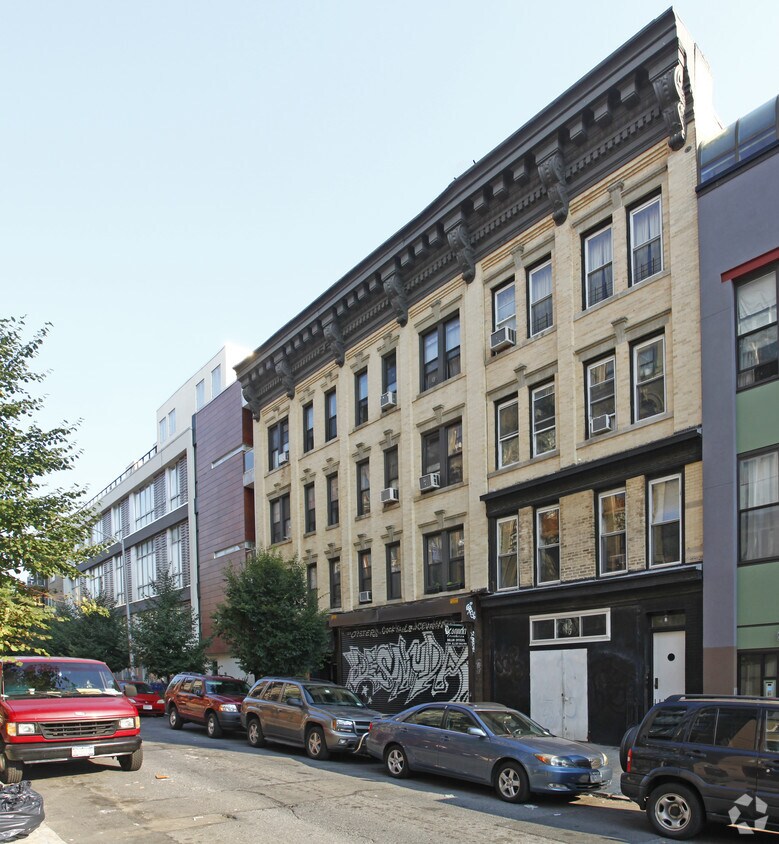 Primary Photo - 221 S 1st St