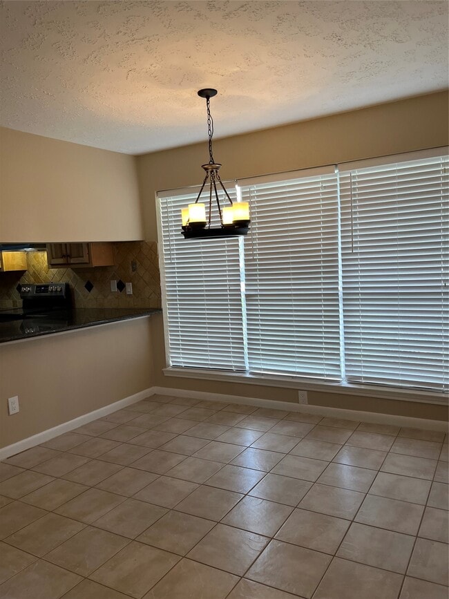 Building Photo - 8415 Blacksmith Dr