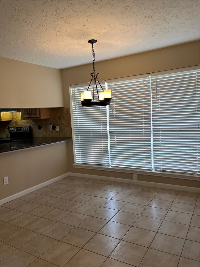 Foto del edificio - 8415 Blacksmith Dr