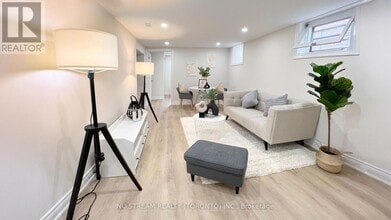 Building Photo - 86 Araman Dr