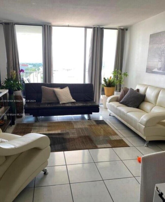 Foto del edificio - 1865 79th Street Causeway
