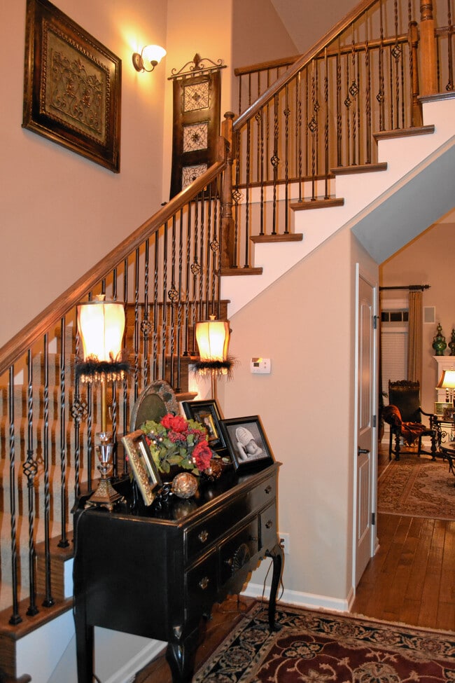 Building Photo - Beautiful home in Highly Sought After Area!