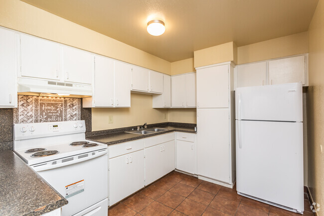 2HAB, 1,5BA - 900SF Cocina - Brandywyne Apartments