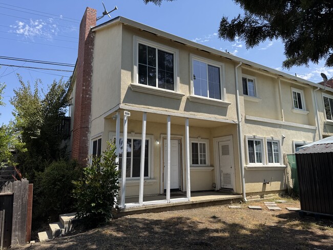 Building Photo - 1450 Highland Blvd