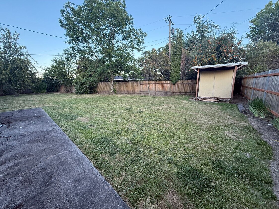 Building Photo - 4 bed 2 bath Adult Foster Care Home, Purpo...