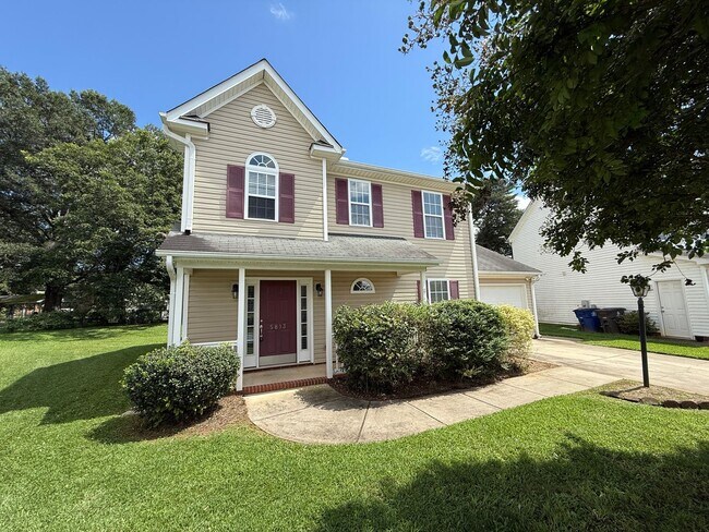 Foto del edificio - 5813 Huckleberry Ct