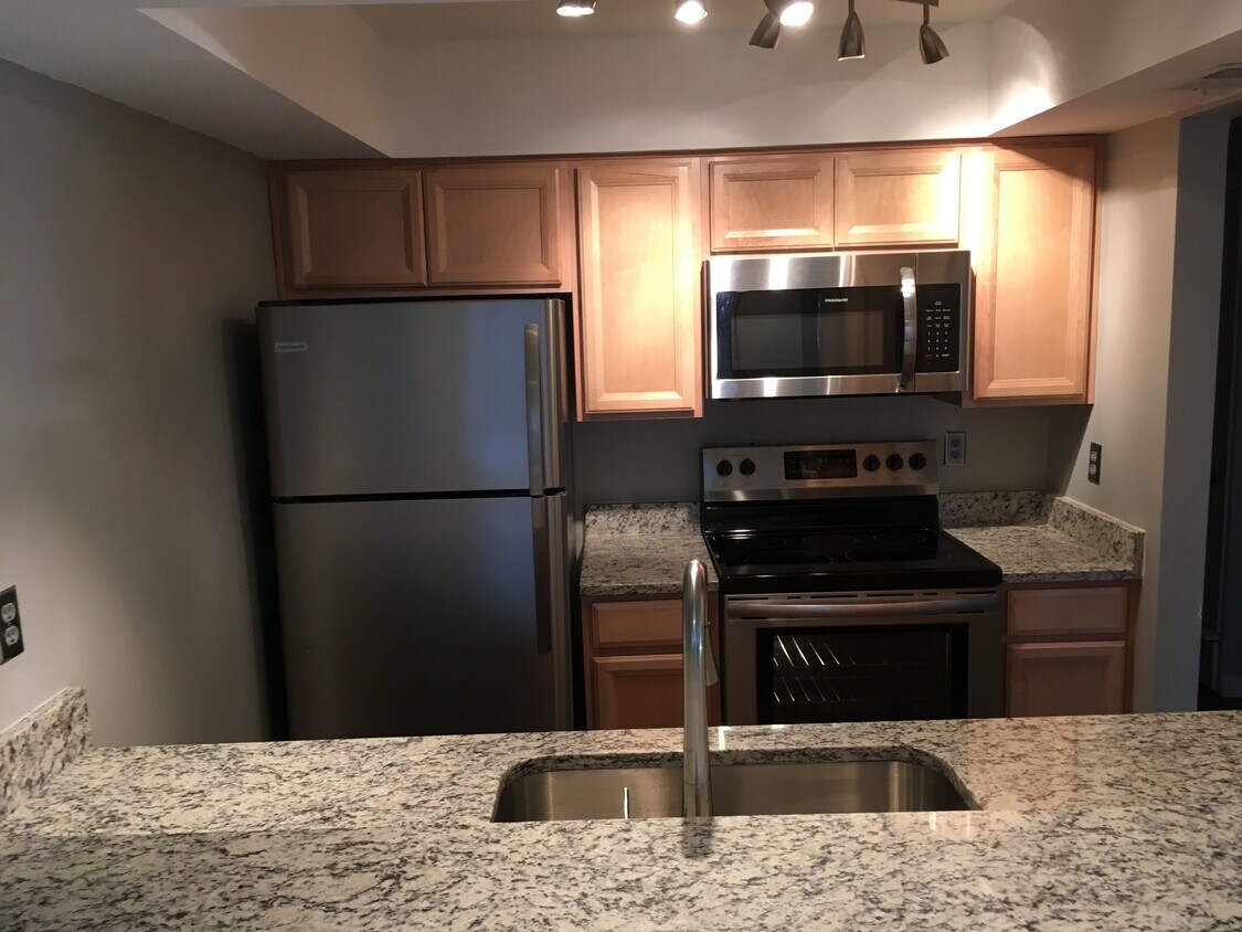 Foto principal - 1450 Cliff Ct