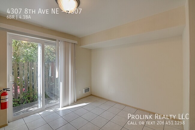 Foto del edificio - 4307 8th Ave NE