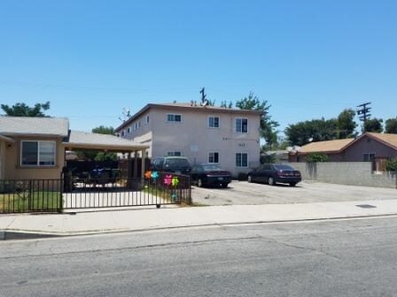 Edificio - 14327 Flallon Ave