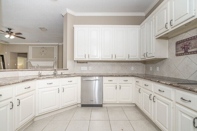 Building Photo - 5415 Emerald Brook