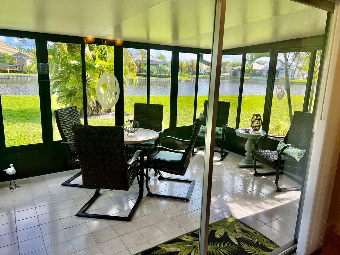 Primary Photo - 4283 Island Cir