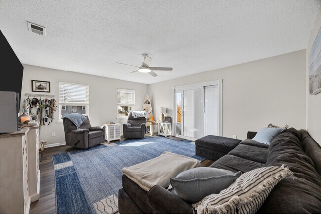 Building Photo - 206 Cinnamon Dr