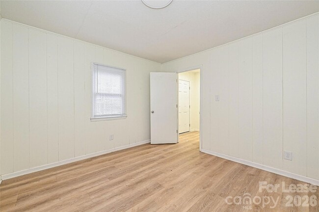 Building Photo - 300 E Hudson St