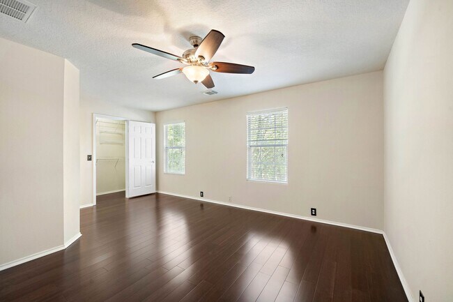 Foto del edificio - 3508 Glenmore Meadow Dr