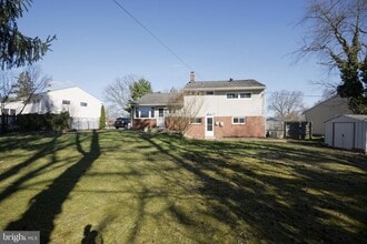 Building Photo - 1016 S Hilton Rd