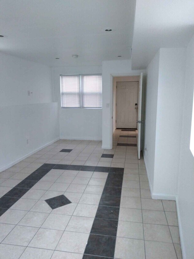 512 Bath St Unit 1, Bristol, PA 19007 Apartments in Bristol, PA