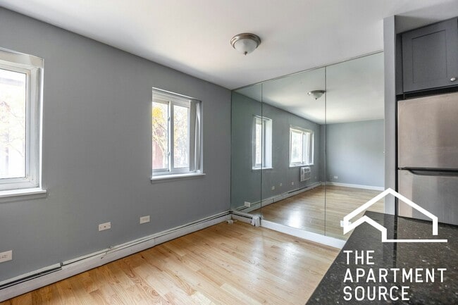 Building Photo - 667 W Grace St