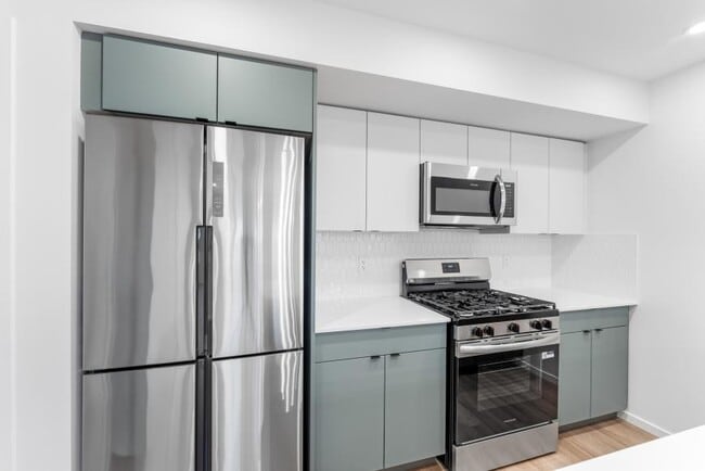 Building Photo - 3.0 bedroom in Edmonton Alberta T5G 2T1