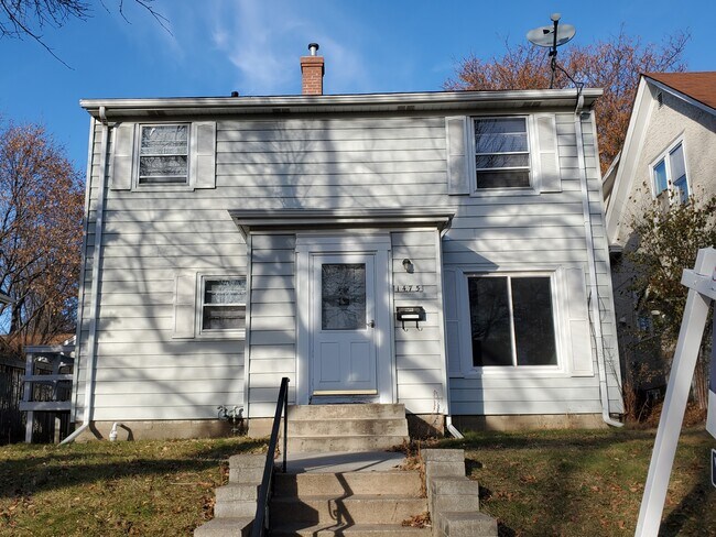 Front - 1475 Saint Clair Ave