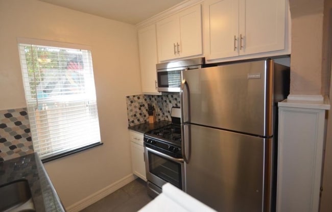 Building Photo - 234 Spring St