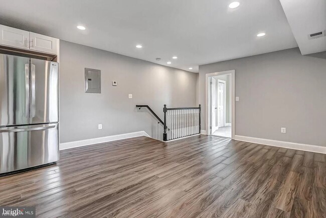 Foto del edificio - 2 br, 1 bath Duplex - 235 Division Avenue ...