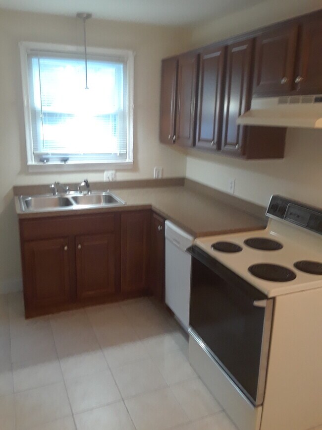 Building Photo - 30520 Shiawassee St