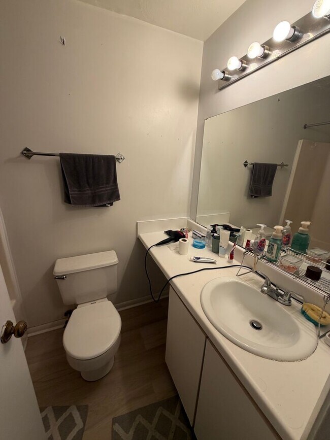 Foto del edificio - Claytor Square Condo – Prime Blacksburg Location