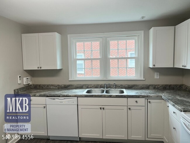 Building Photo - 3 Bedroom 2 Bath in Garden City