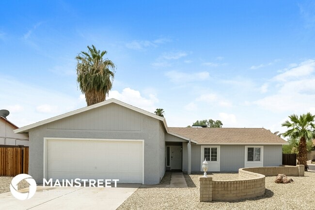 Building Photo - 8921 W Weldon Ave