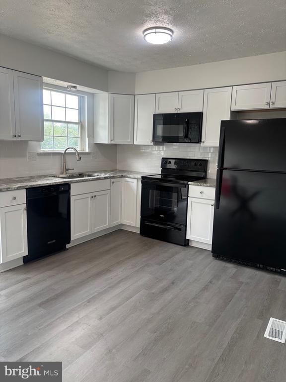 Building Photo - 838 Insley Cir