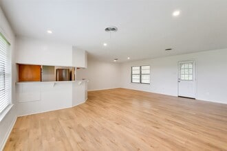 Building Photo - 3605 Longherridge Dr