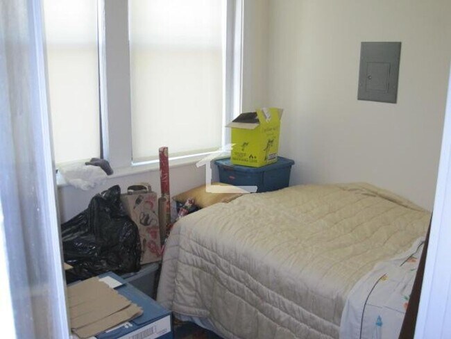 Foto del edificio - Excellent 3 BR Apartment_Allston_9/1