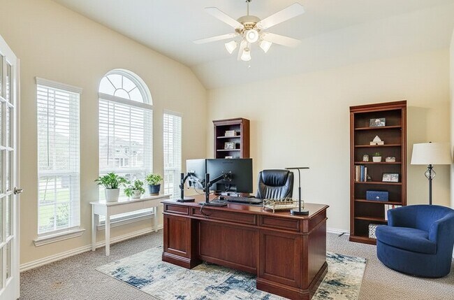 Foto del edificio - 30031 Willow Cove Ln