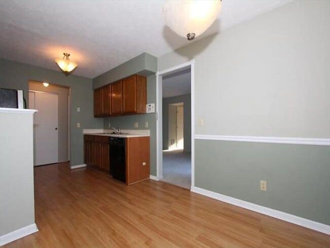 Building Photo - 5047 Tri County View Dr