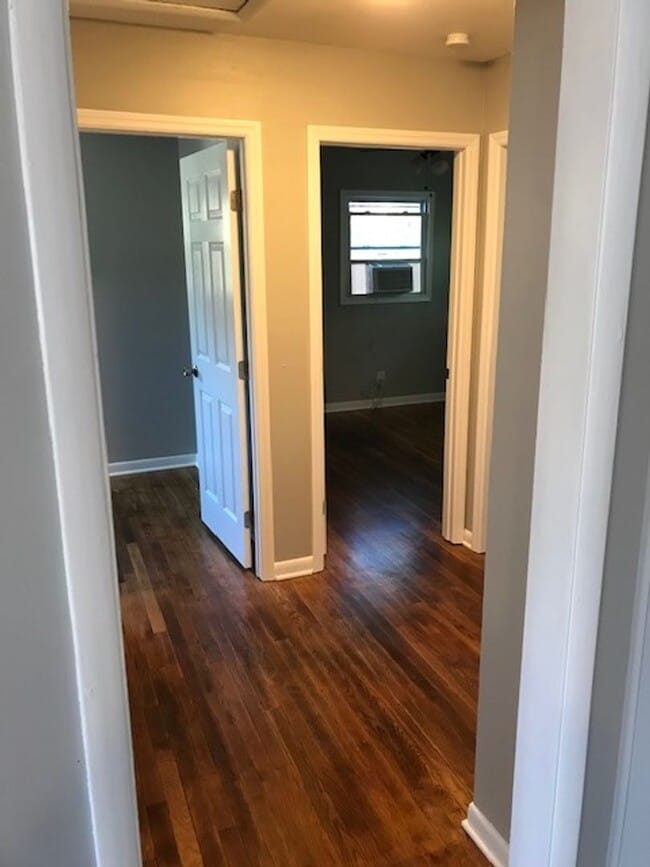 Building Photo - 3 Bedroom 1 Bathroom Single Family Home! A...