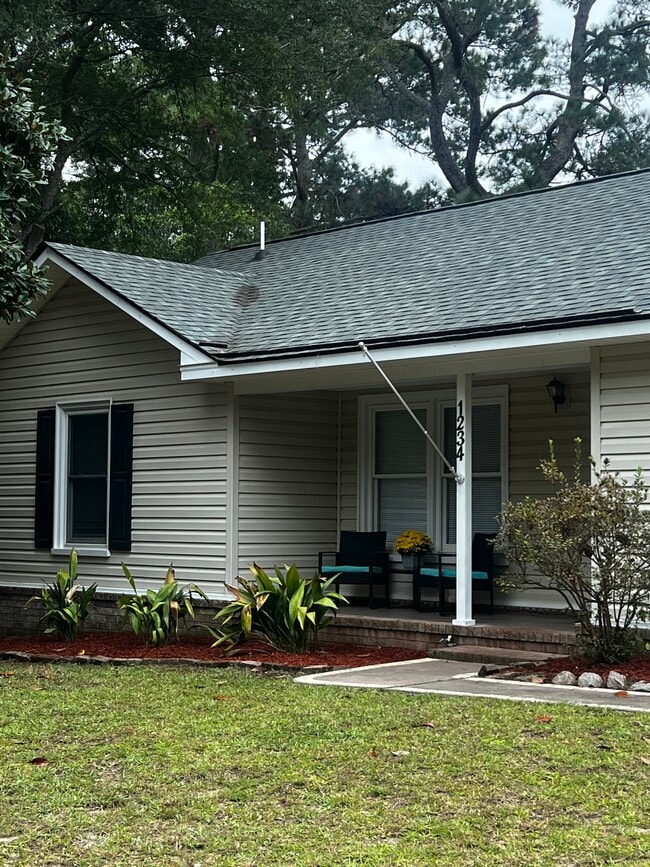 Photo - 1234 Island View Dr House