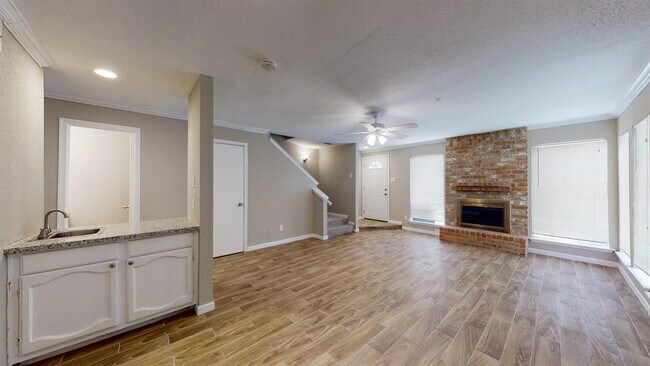 Foto del edificio - 7807 Bateman Ln