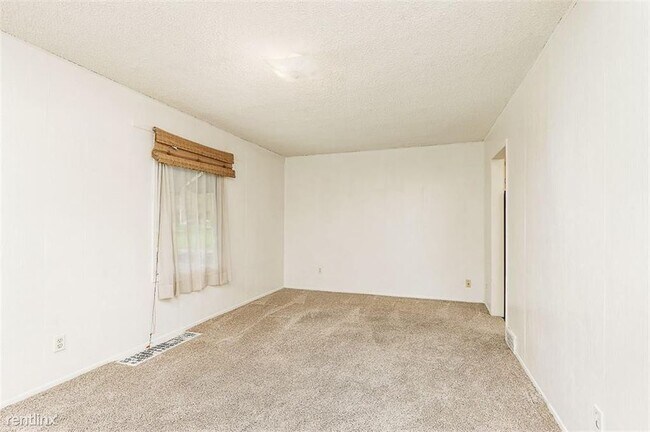 Foto del edificio - 2 br, 1 bath House - 629 Burlington Ave