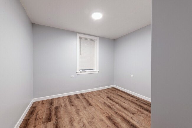 Foto del edificio - 7327 N Honore St